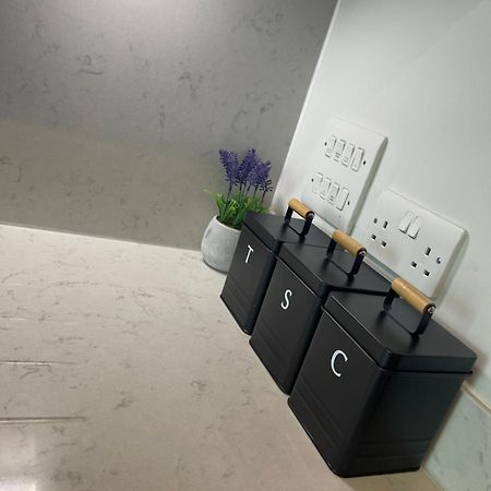 Modern 2 Bedroom City Centre Apartment W Balcony 曼彻斯特 外观 照片