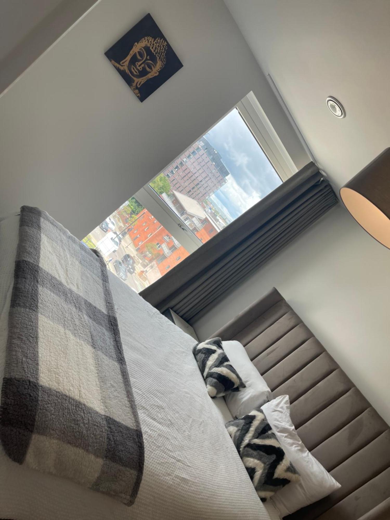 Modern 2 Bedroom City Centre Apartment W Balcony 曼彻斯特 外观 照片