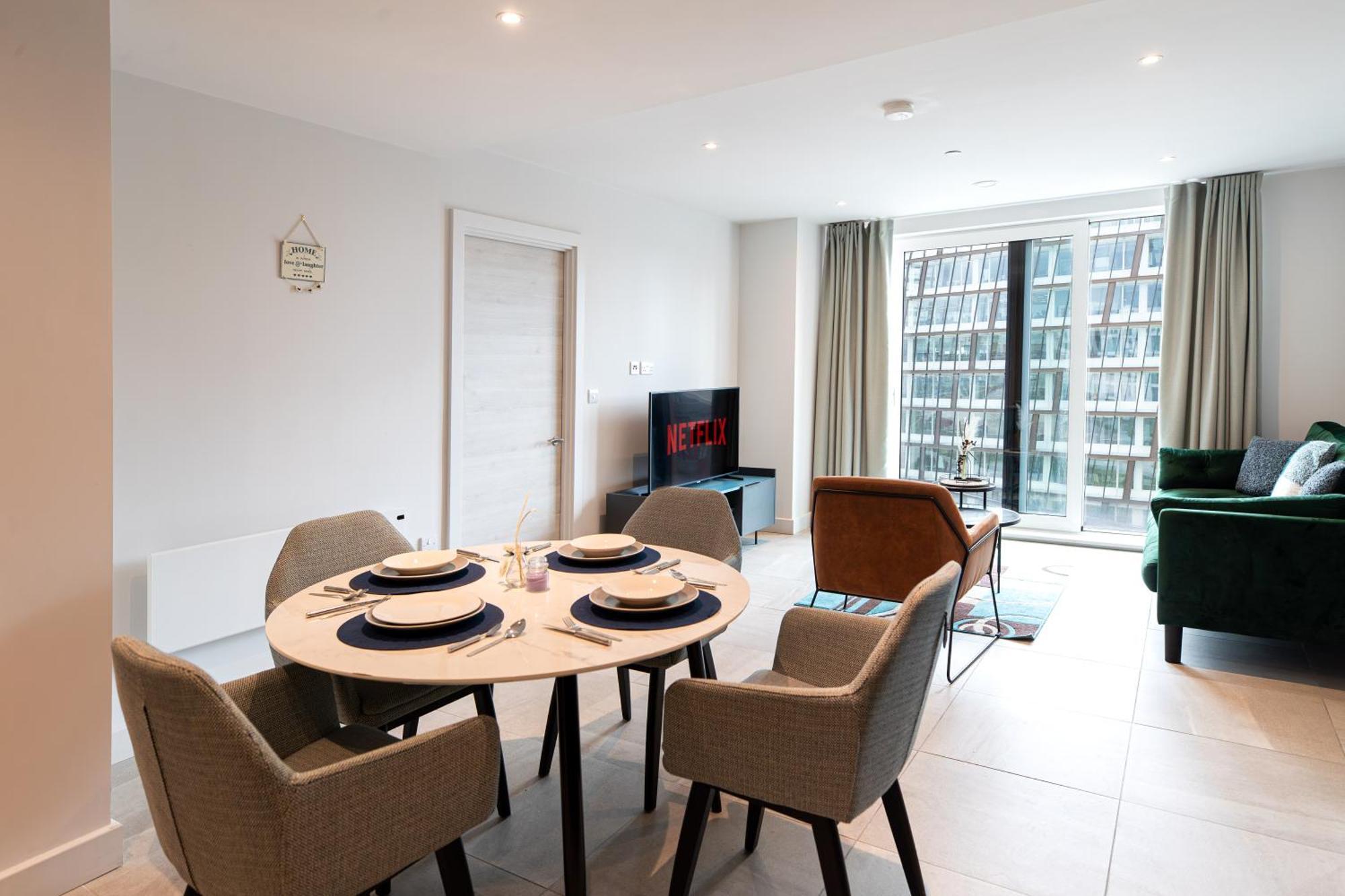 Modern 2 Bedroom City Centre Apartment W Balcony 曼彻斯特 外观 照片